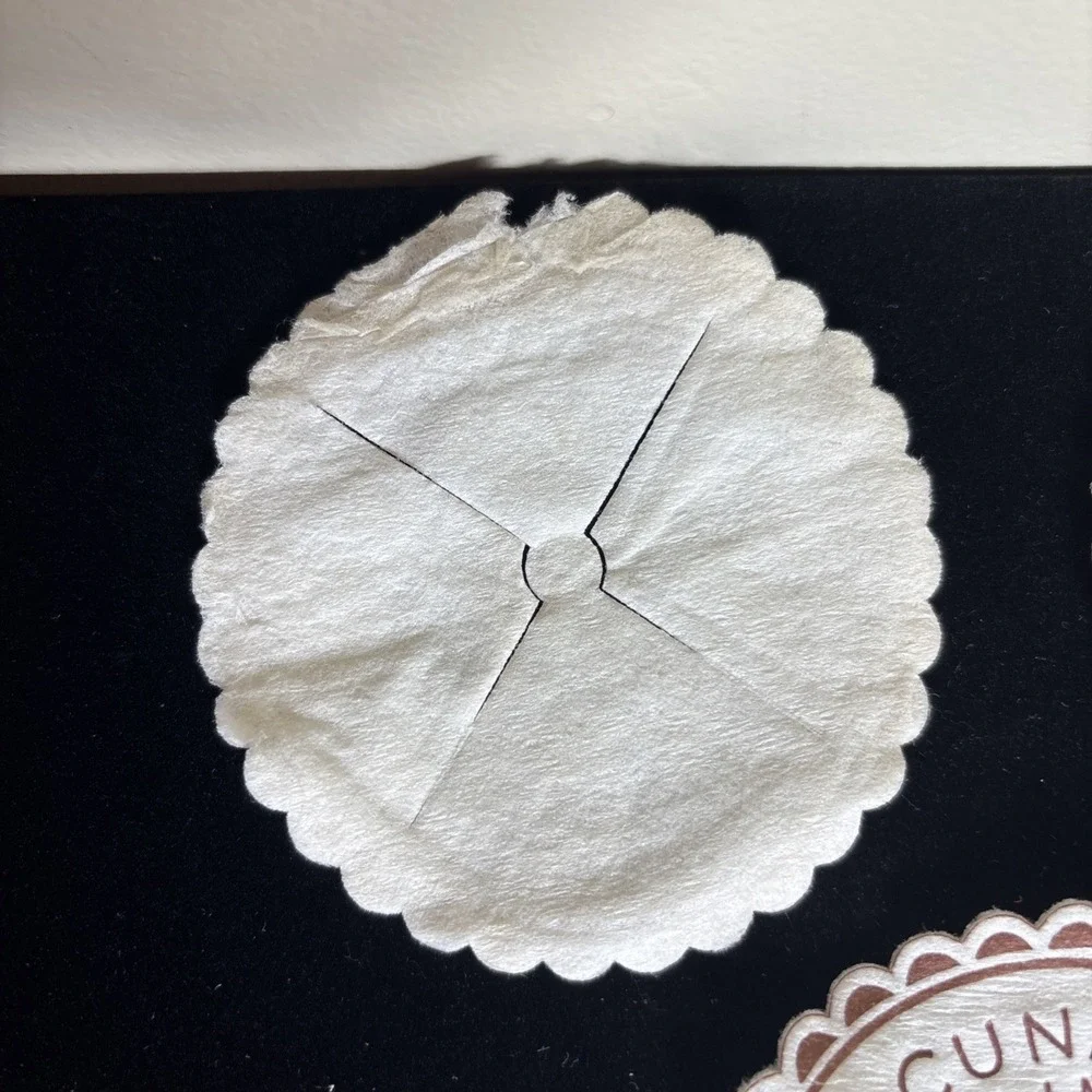 VINTAGE CUNARD LINE GENUINE ON BOARD QUEEN ELIZABETH COASTER / PLACE MATS PAPER